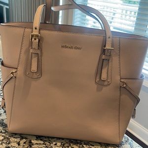 MICHEAL KORS gently used beige purse